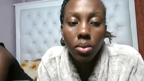 Snapshot of sweetnovah chatting on 07.17.26 Novah girlie online show from 07.17.26