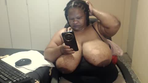 sweetnoziexxx online show from 10.17.25