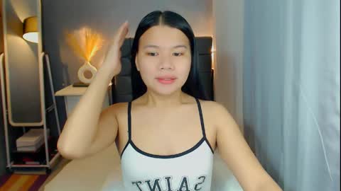 Snapshot of sweetnwildts chatting on 04.19.26 Ghena online show from 04.19.26