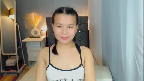Snapshot of sweetnwildts chatting on 04.19.26 Ghena online show from 04.19.26