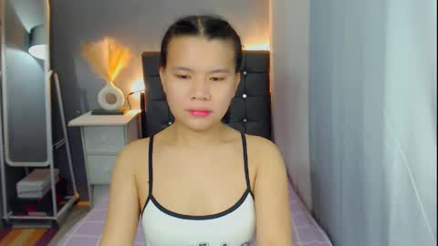 Snapshot of sweetnwildts chatting on 04.28.26 Ghena online show from 04.28.26