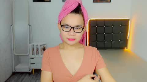 Snapshot of sweetnwildts chatting on 05.24.26 Ghena online show from 05.24.26