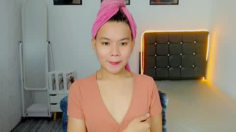 Snapshot of sweetnwildts chatting on 05.27.26 Ghena online show from 05.27.26