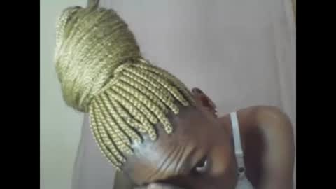 ESTHER online show from 02.05.25