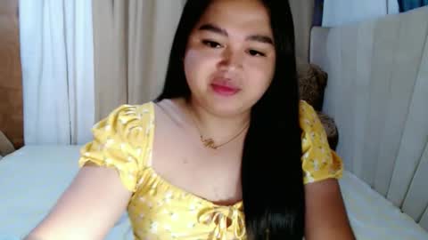 Snapshot of sweetprincess_athena chatting on 03.27.26 Princess Ella online show from 03.27.26