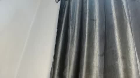 slim ivy online show from 11.04.25