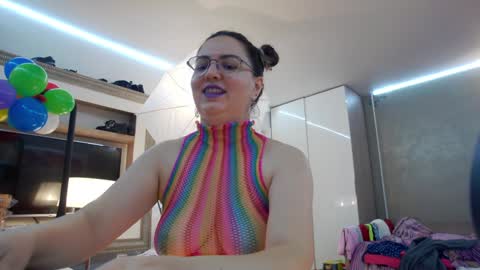 SweetRaisa online show from 12.20.24
