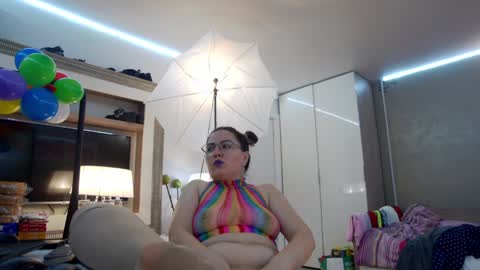 SweetRaisa online show from 12.21.24