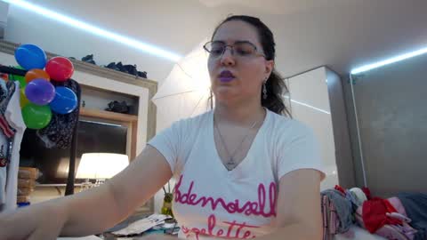 SweetRaisa online show from 12.27.24