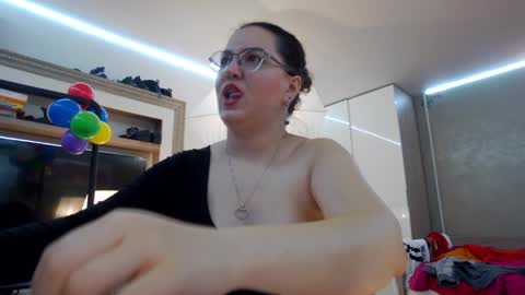 SweetRaisa online show from 01.15.25