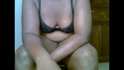 Snapshot of sweetrenne chatting on 02.23.25 sweetrenne online show from 02.23.25