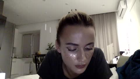 Snapshot of sweetsatalana chatting on 06.19.26 sweetsatalana online show from 06.19.26