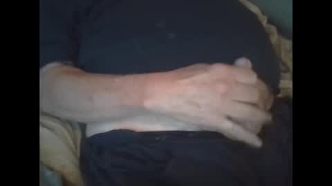 Snapshot of sweetsforu326 chatting on 10.10.25 sweetbrowneyes623 online show from 10.10.25