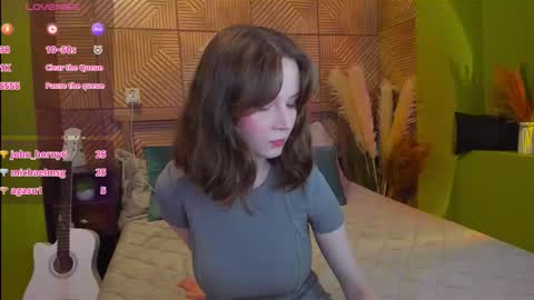 Snapshot of sweetshy_ chatting on 09.20.25 Alice online show from 09.20.25