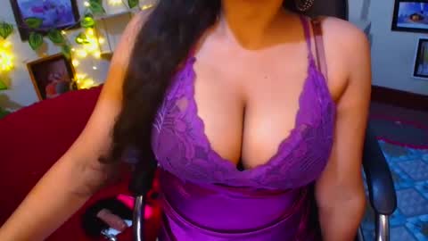 Snapshot of sweetsour18 chatting on 11.06.25 SweetSour online show from 11.06.25