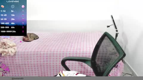 Snapshot of sweetsquirtx23 chatting on 03.06.25 lili online show from 03.06.25