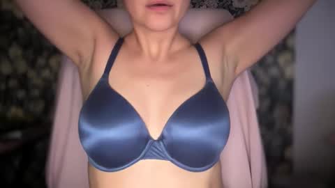 Snapshot of sweetssmashed chatting on 11.03.25 sweetssmashed online show from 11.03.25