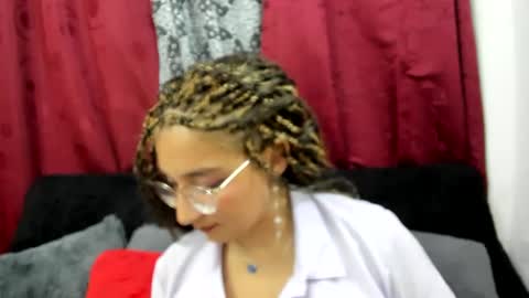 Snapshot of sweettcandys chatting on 03.07.25 Carla Dubois online show from 03.07.25