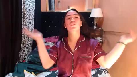 Snapshot of sweettrixiee chatting on 10.19.25 Ms trixiee online show from 10.19.25