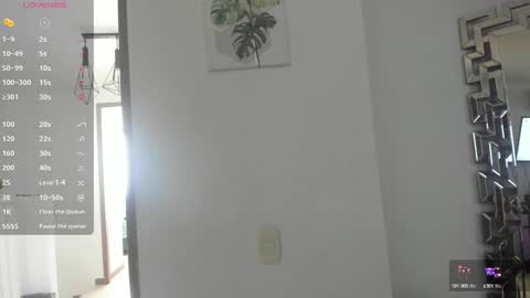 Snapshot of sweetvane_ chatting on 09.28.25 sweetvane_ online show from 09.28.25