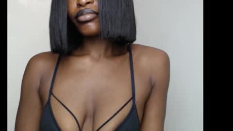 Snapshot of sweetxxboobsx chatting on 10.12.25 sweetxxboobsx online show from 10.12.25