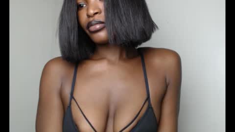 Snapshot of sweetxxboobsx chatting on 10.29.25 sweetxxboobsx online show from 10.29.25