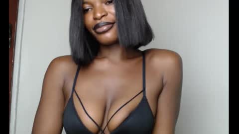 Snapshot of sweetxxboobsx chatting on 11.18.25 sweetxxboobsx online show from 11.18.25