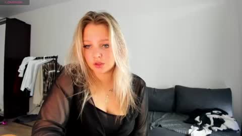 Snapshot of sweety_bettyyy chatting on 06.17.26 Betty online show from 06.17.26