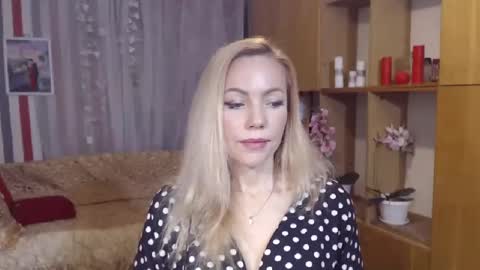 Snapshot of sweety_friend chatting on 12.14.24 Sweety friend online show from 12.14.24