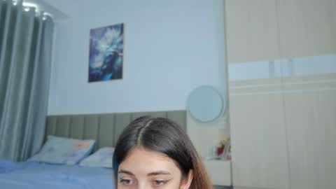 Snapshot of sweety_vikky chatting on 05.18.26 Vikky online show from 05.18.26