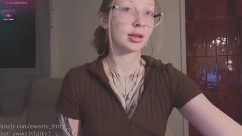 Snapshot of sweetykitty_x chatting on 03.04.26 Jenny give it a sub online show from 03.04.26