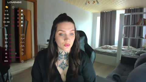 Snapshot of sweetyladiy chatting on 04.15.26 Aiza online show from 04.15.26