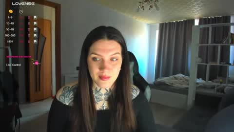 Snapshot of sweetyladiy chatting on 04.17.26 Aiza online show from 04.17.26