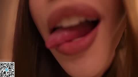 Snapshot of sweetymolli chatting on 07.29.26 Molly online show from 07.29.26