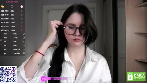 Snapshot of sweetyoops chatting on 10.24.25 Astrid online show from 10.24.25