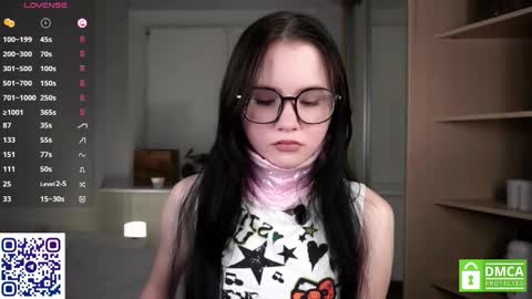 Snapshot of sweetyoops chatting on 11.05.25 Astrid online show from 11.05.25