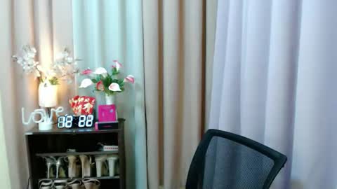 Snapshot of sweetytrannygirlxx chatting on 11.14.25 Megan online show from 11.14.25