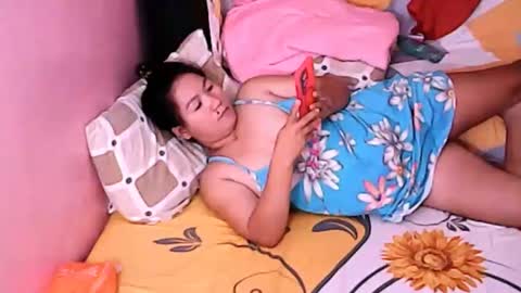 Snapshot of sweetyummygirl chatting on 10.25.25 Sweetyummygirl online show from 10.25.25