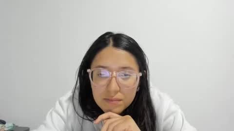 sweetyypeach online show from 01.18.25