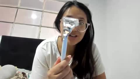 sweetyypeach online show from 02.20.25