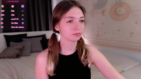 Snapshot of swettymolly chatting on 09.29.25 swettymolly online show from 09.29.25