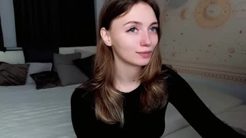 Snapshot of swettymolly chatting on 10.06.25 swettymolly online show from 10.06.25