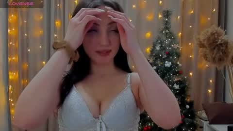 Cutie Sarah online show from 12.23.24