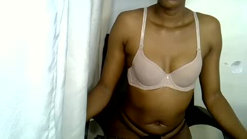 Snapshot of swit_candie chatting on 06.28.26 swit_candie online show from 06.28.26