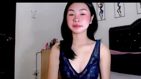 Snapshot of swt_asianholly chatting on 11.09.25 Holly online show from 11.09.25