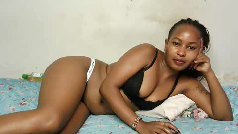 Snapshot of swt_bby chatting on 05.26.26 swt_bby online show from 05.26.26