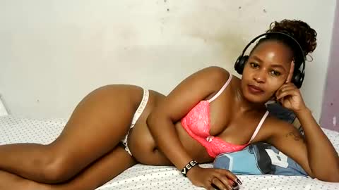 Snapshot of swt_bby chatting on 05.31.26 swt_bby online show from 05.31.26