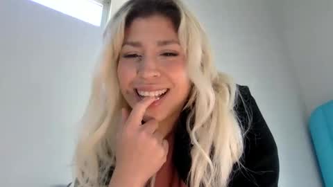 Sophie online show from 04.07.26