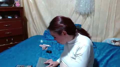 sydney_kane_ online show from 12.17.24