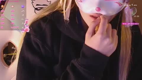 Snapshot of sydney_max chatting on 10.22.25 Milena online show from 10.22.25